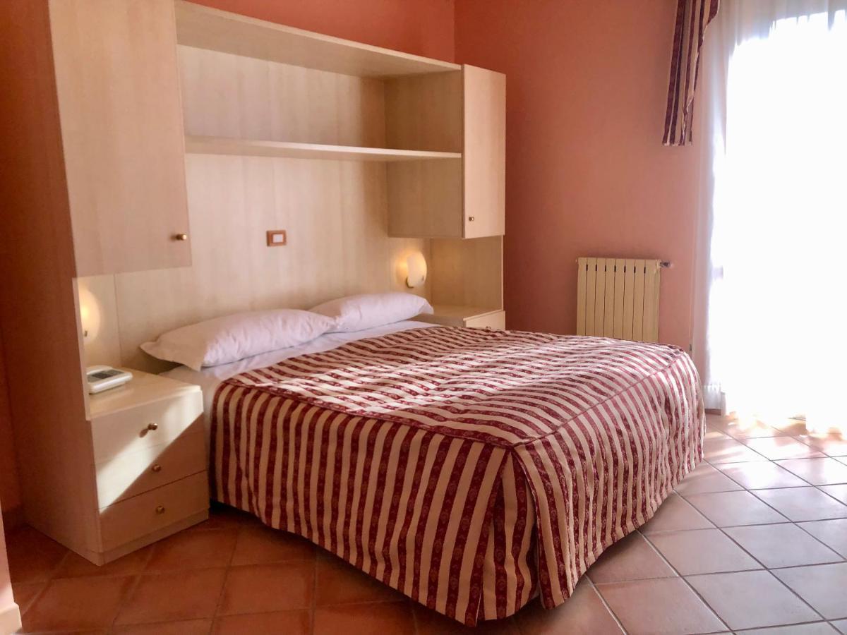 Hotel Di Rocco Loreto Aprutino Zewnętrze zdjęcie